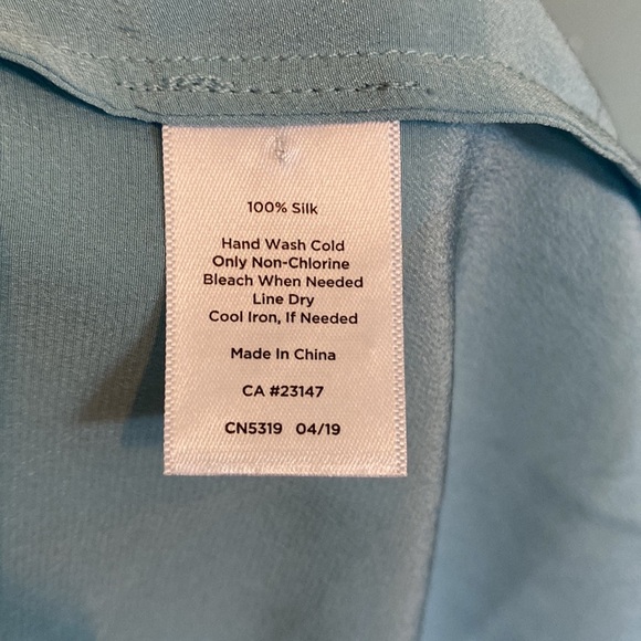 Talbots Washable silk hidden button blouse. Size L luxury business office wear - Picture 4 of 6